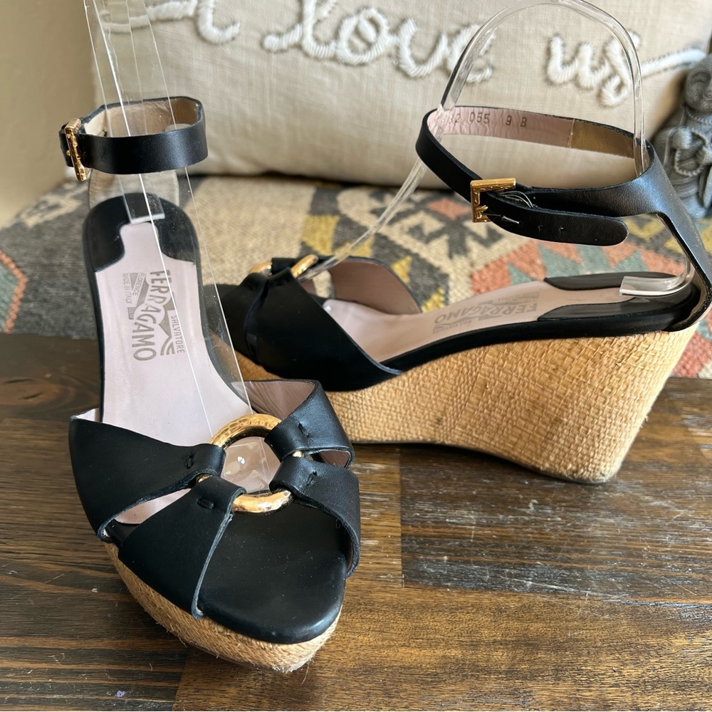 Salvatore Ferragamo Duccia Platform Wedged Black Leather Sandals 9 B